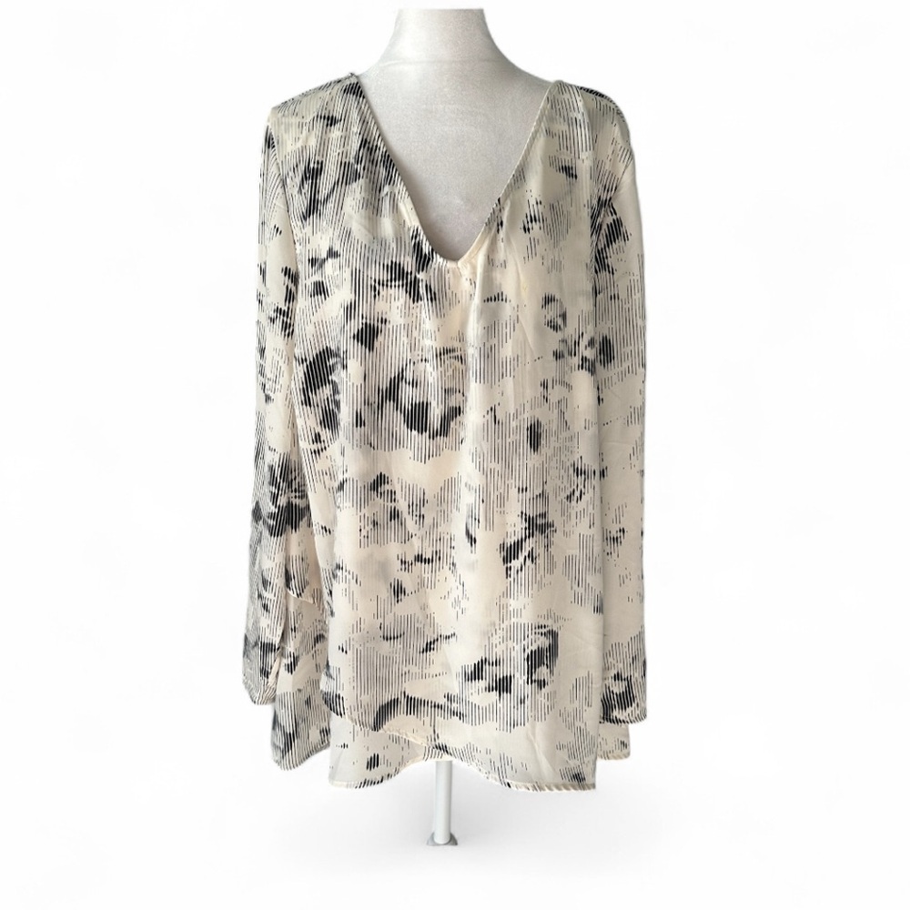 Apt. 9 Black and Cream Floral Blouse size 1X